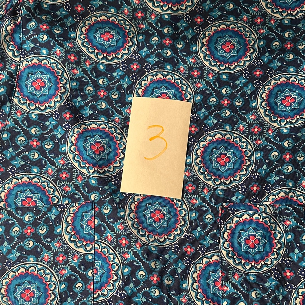 Vera Bradley Floral and Paisley scrub tops - Picture 6 of 11